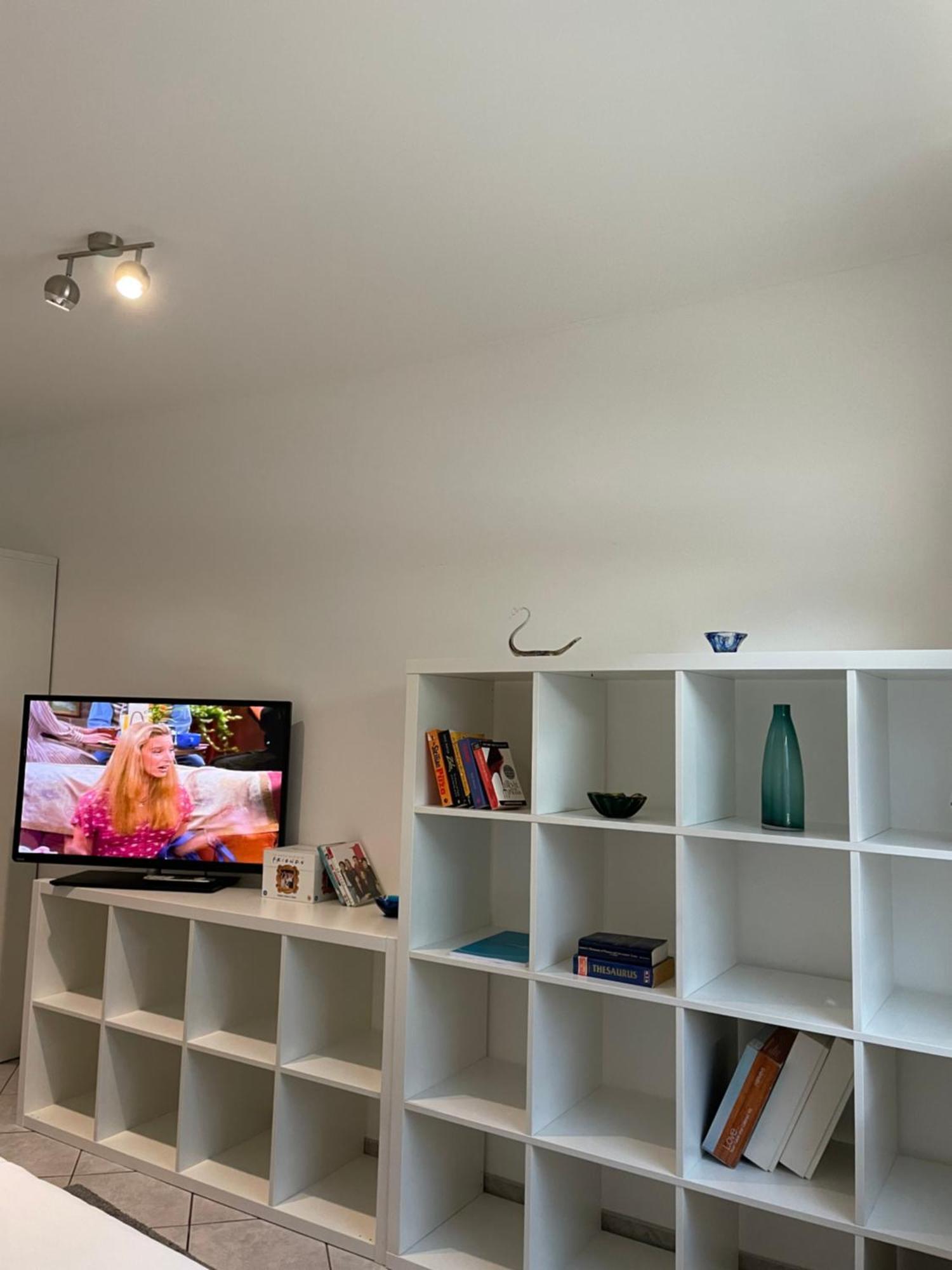 Large Room In Schuttrange Free Parking 10Mins To Airport Excellent Customer Services Eksteriør bilde