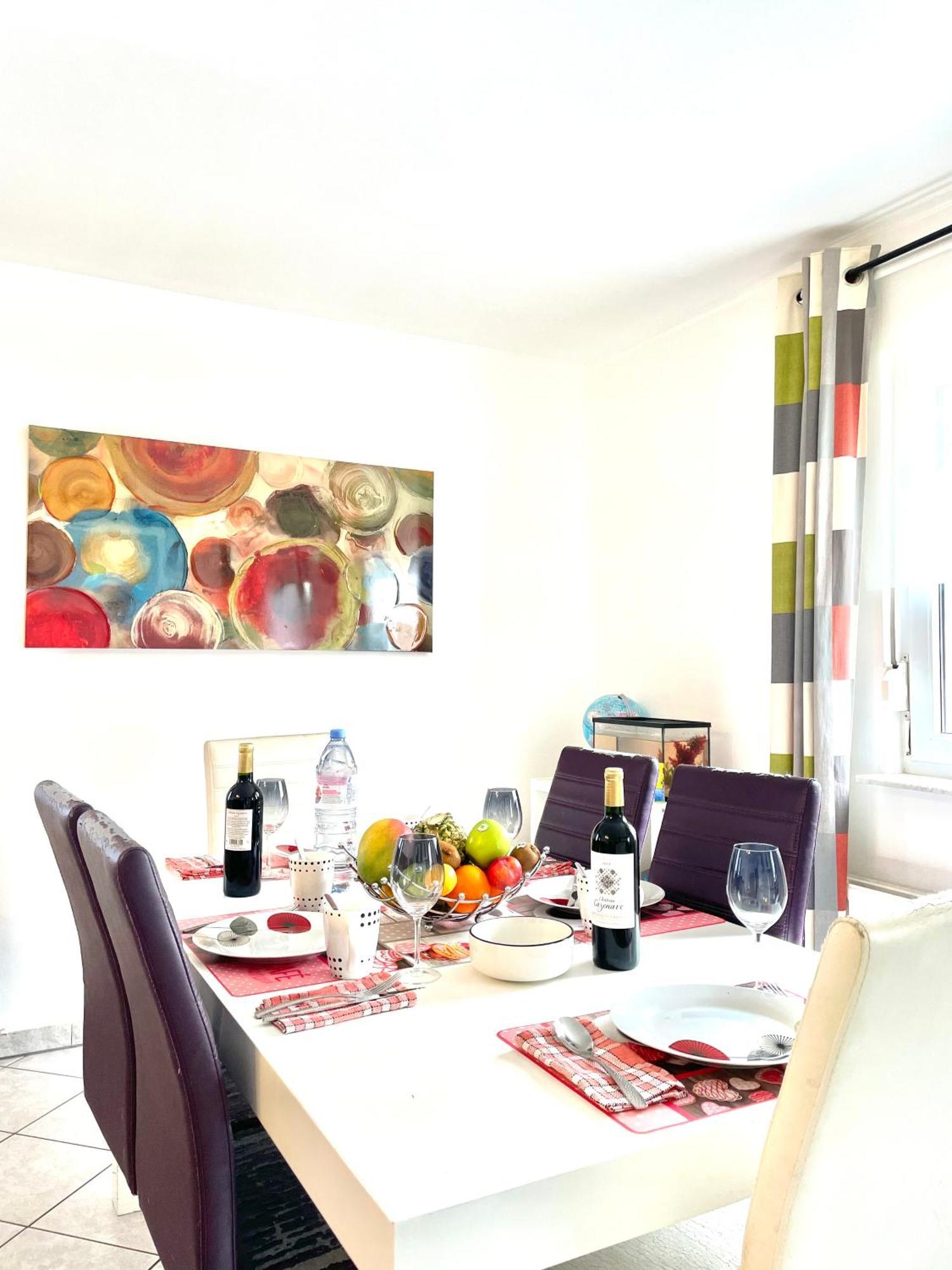 Large Room In Schuttrange Free Parking 10Mins To Airport Excellent Customer Services Eksteriør bilde